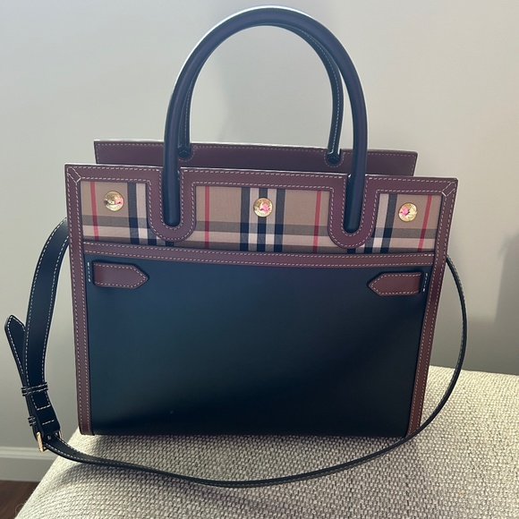 Authentic Burberry Title Vintage Check bag - Picture 1 of 11